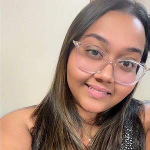 Meet your Posher, Kayla